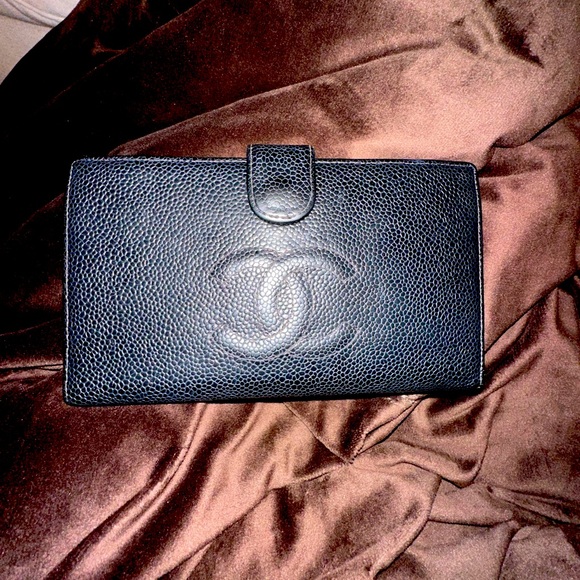 CHANEL Handbags - Authentic Chanel caviar wallet